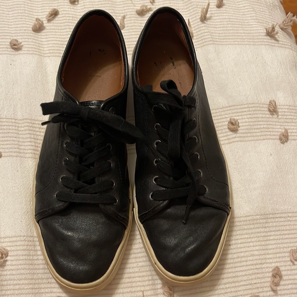 FRYE - PEGGY LOW LACE BLACK LEATHER SNEAKER